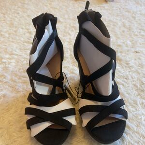 Torrid Black Ankle Tie Strappy Platforms 9.5WW new